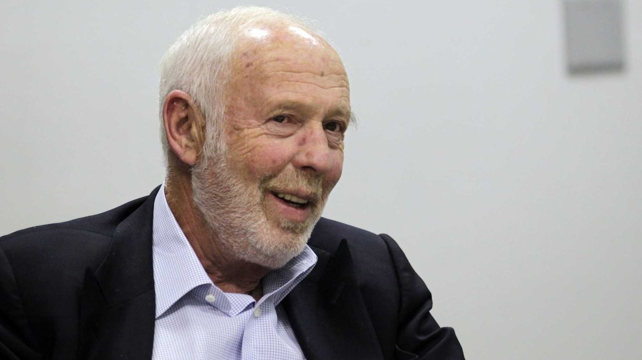 짐 사이먼스 인물사진