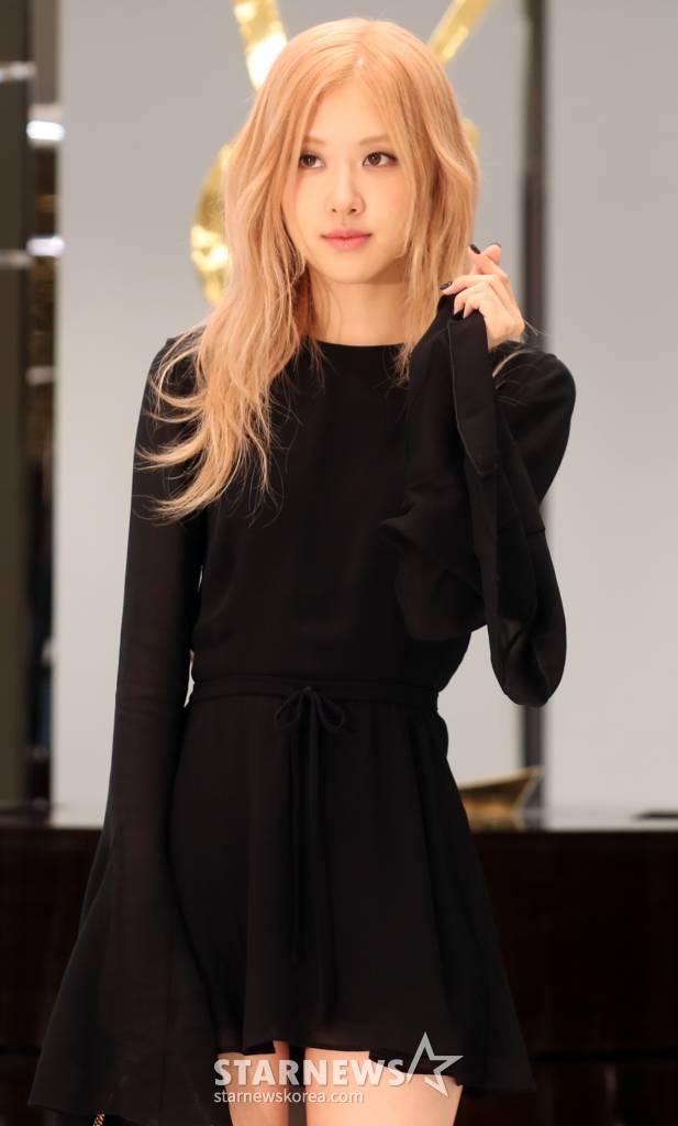 로제&#44; 새 소속사 찾았나..美프로듀서와 팔로우+녹음실 사진 공개