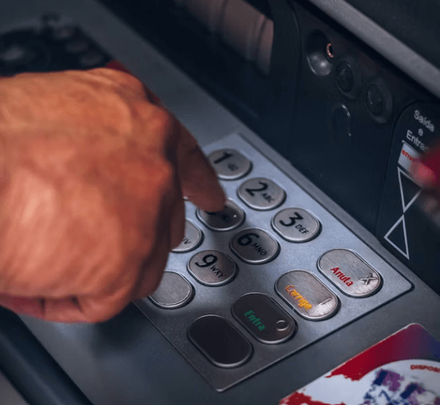 카드 없이 ATM 현금 뽑는 법 (은행 앱 활용)