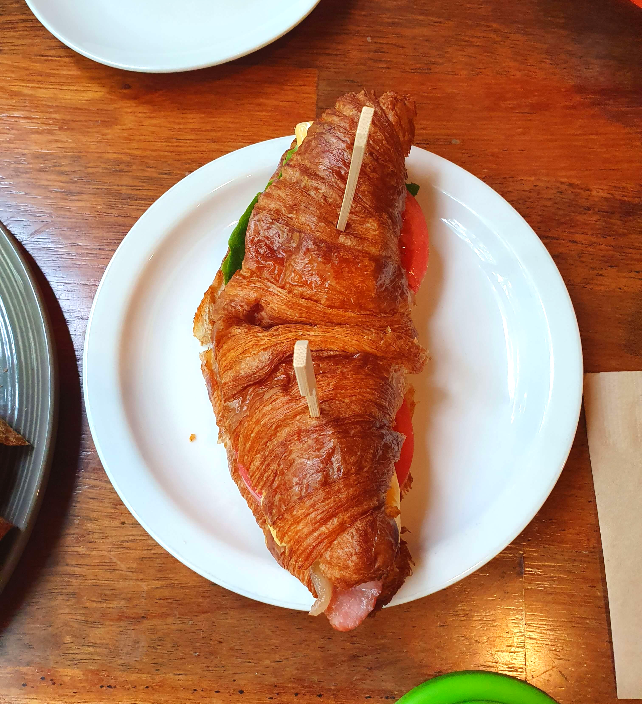 크로와상 샌드위치