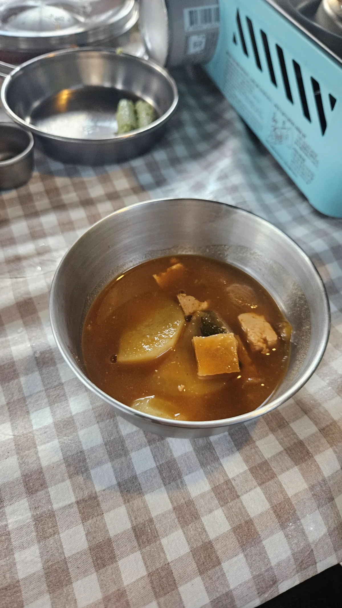 된장찌개가-들어있는-그릇