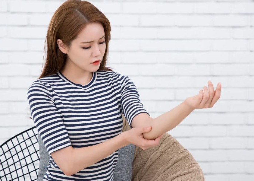 손가락 마디가 아픈 이유