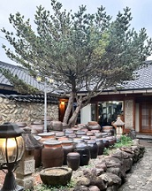 청학동회관-장독대