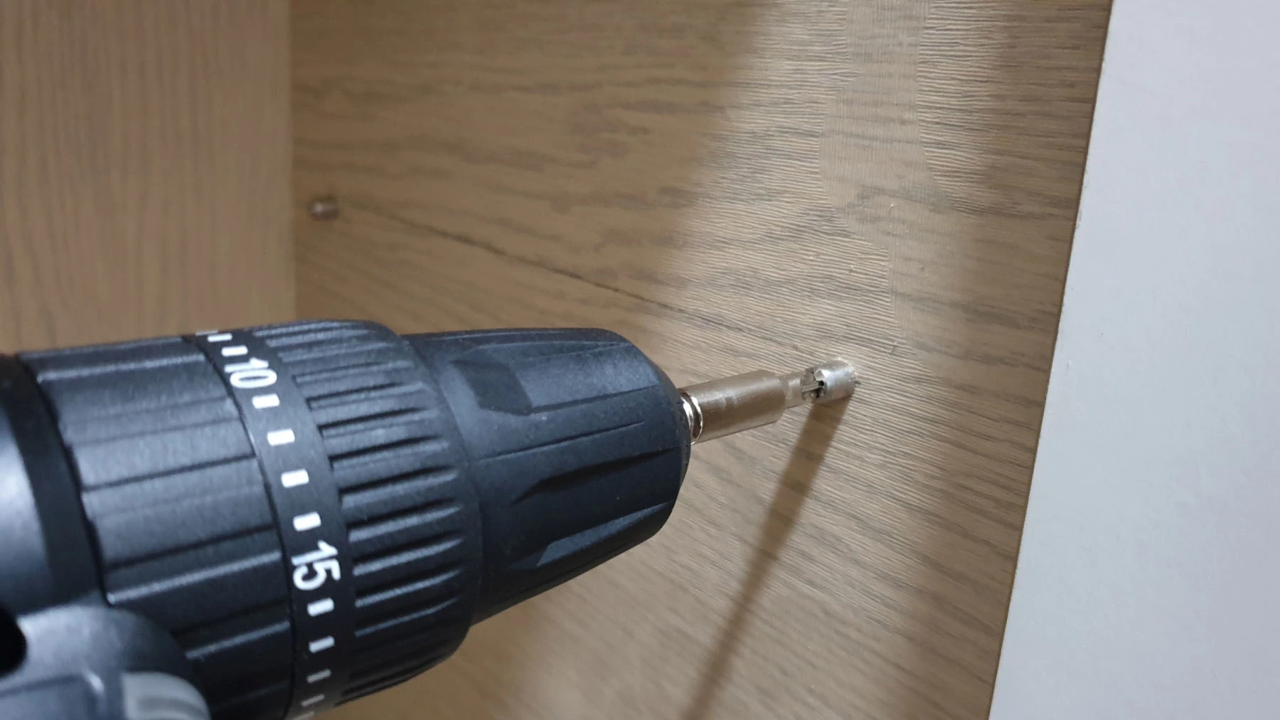 다보볼트 빼는 모습