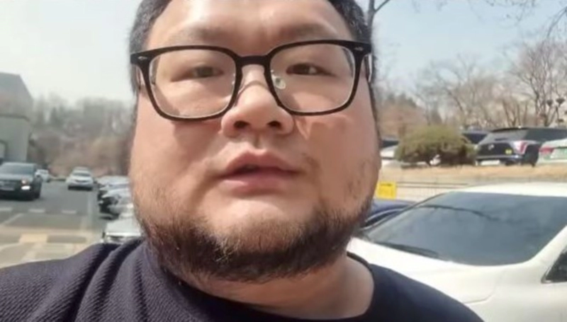 이근 대위 근황 구제역 폭행 논란 및 나이 국적 유튜브 인스타그램 프로필 정리