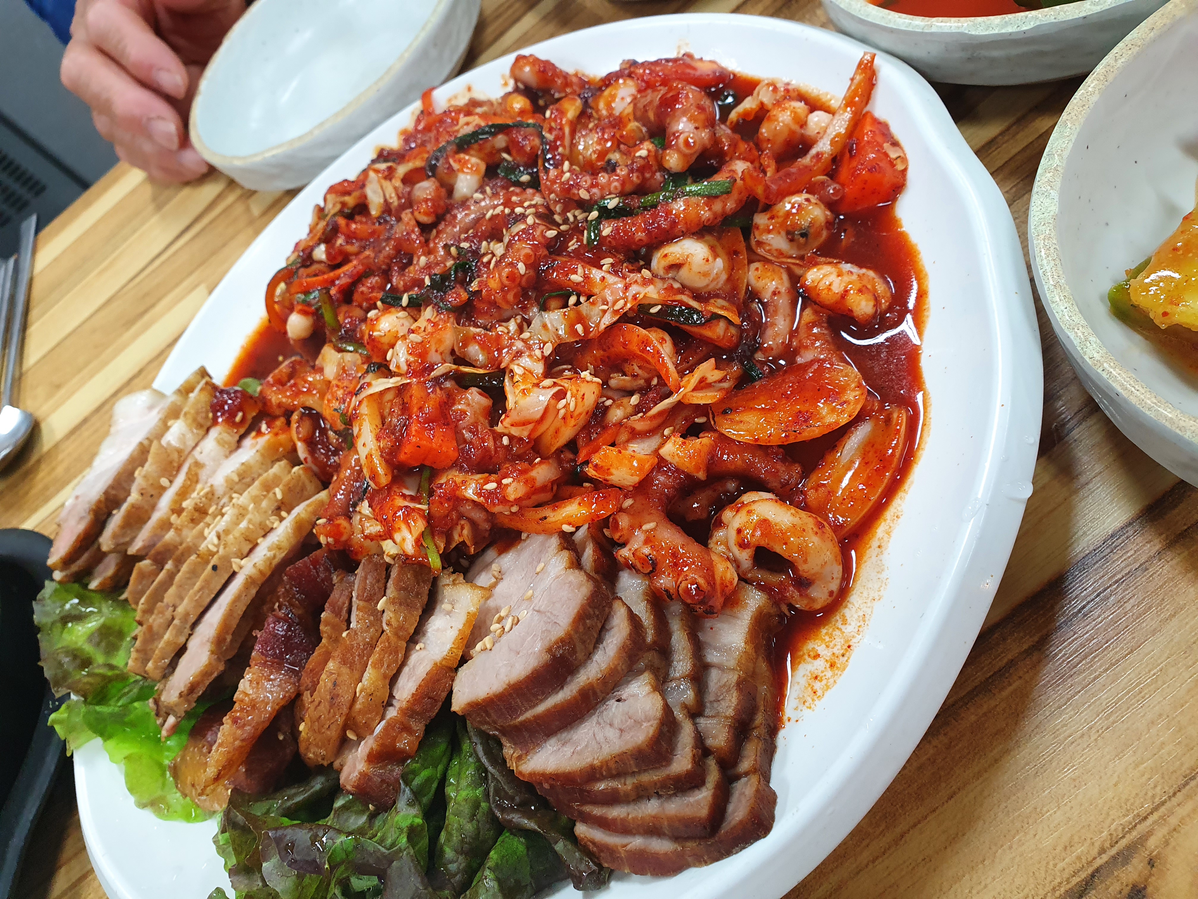 직산 궁 낙지보쌈 소 사이즈 맛있겠다.