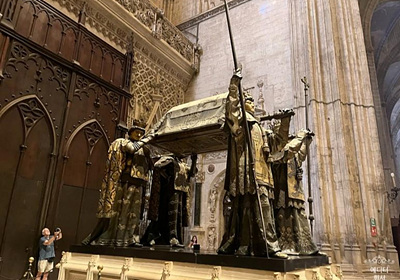 콜럼버스의 관 사진