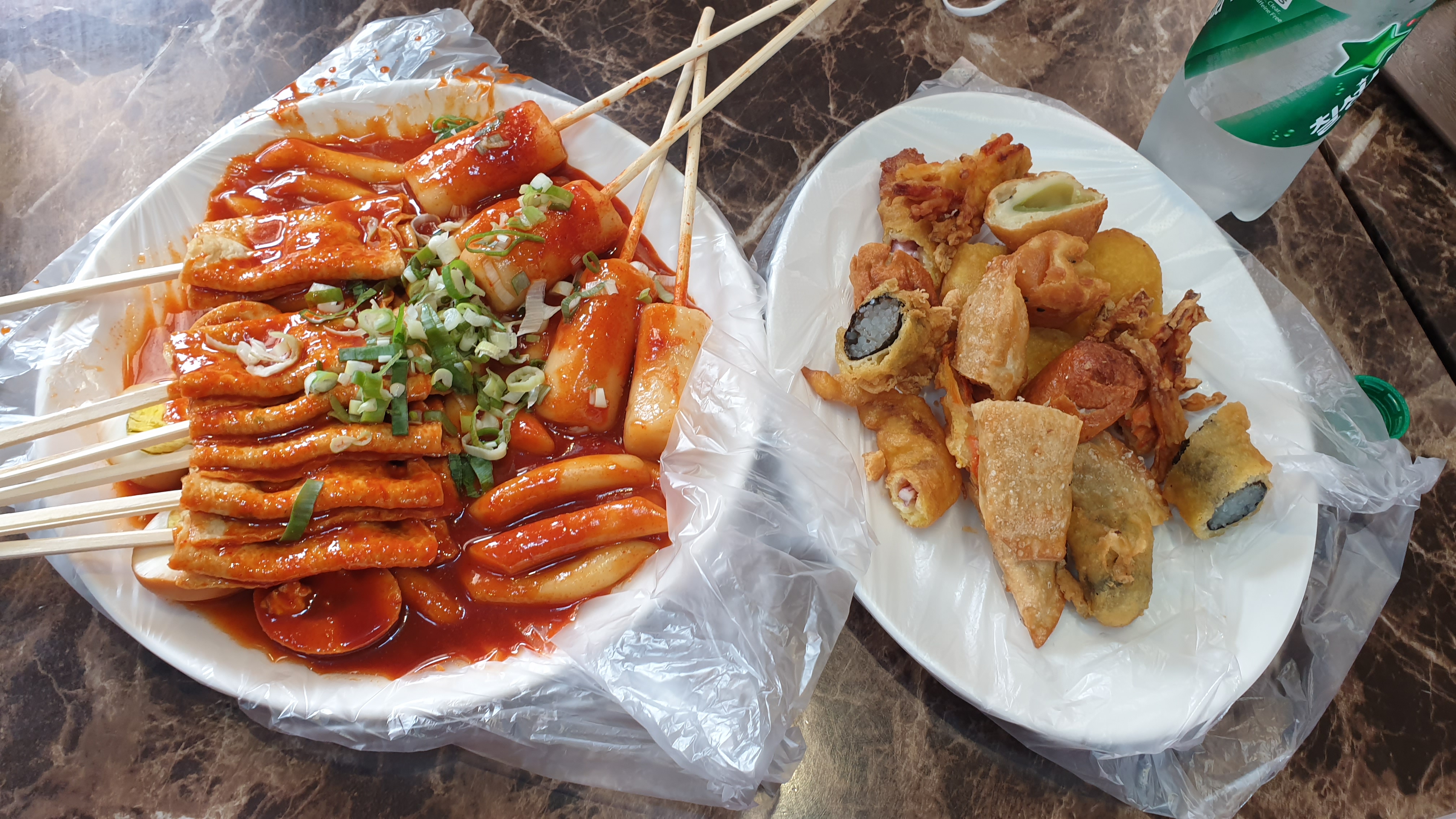 떡볶이, 오뎅, 떡꼬치, 삶은계란, 튀김