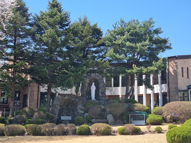 보은성당 성모동산 성모상 사진
