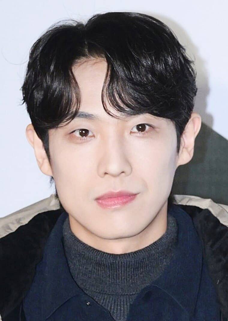 배우-이준