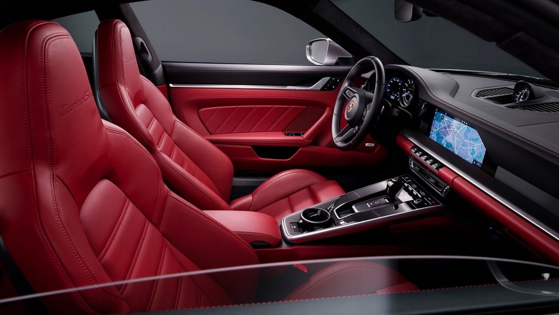 2024년 포르쉐 911 8세대 모델 실내 사진 출처 카위키