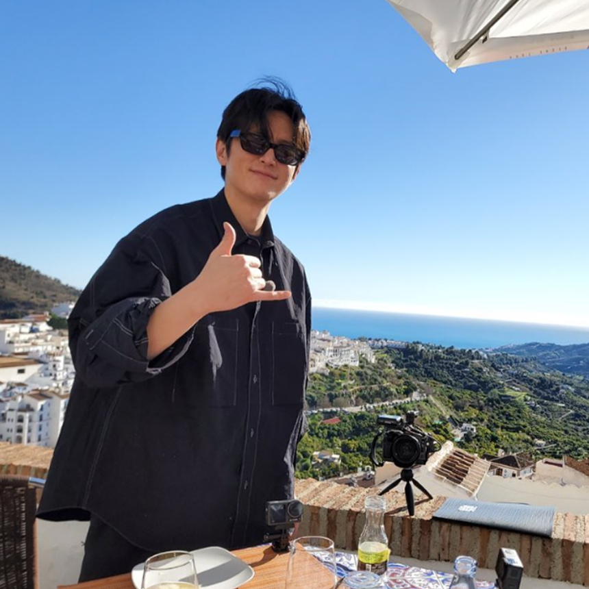 놀아주는 여자 권율 프로필 05