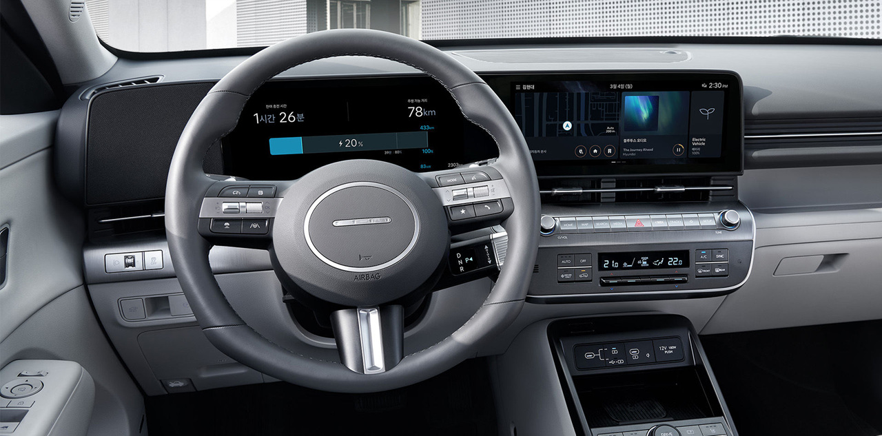 2024년형 코나EV 운전석 핸들 사진