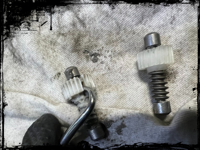 혼다 시빅(8세대) 사이드미러 모터(좌) 기어(우)