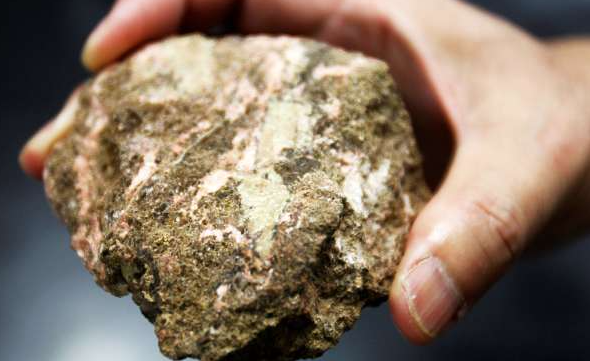 희귀 광물 자원: 리튬, 코발트, 희토류의 중요성과 미래 전망