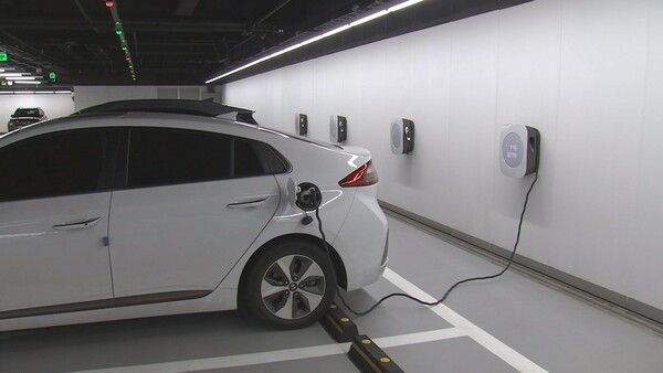 안전신문고로 전기차 충전구역 불법주차 신고 시 촬영 예시 화면