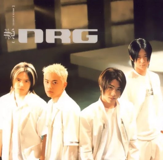 최초 1위 곡 Hit-Song 앨범 표지. 4인 체제