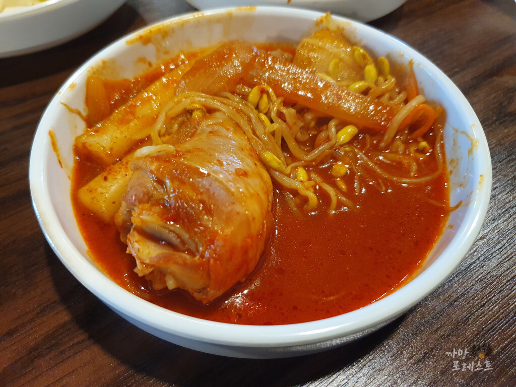 떡도리탕 강남점 닭다리살