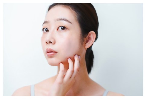 패치큐 붙이는 화이트 벨라 기미 패치