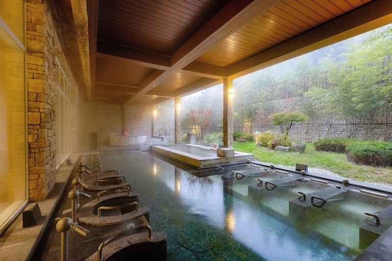 설경 보며 힐링 겨울 온천 여행지 BEST 6 행안부선정