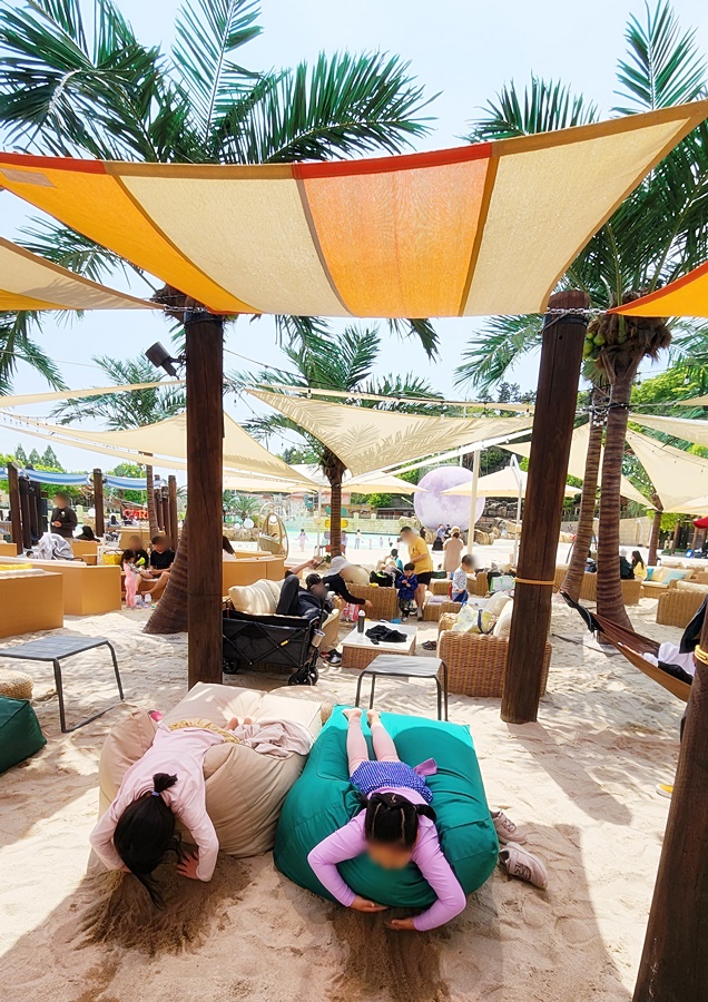 B,C존 뒤쪽에 자리한 빈백자리