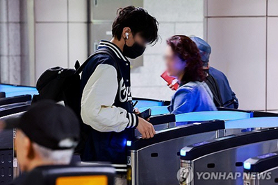 지하철 요금, 왜 올리는 걸까요? [사진:연합뉴스]