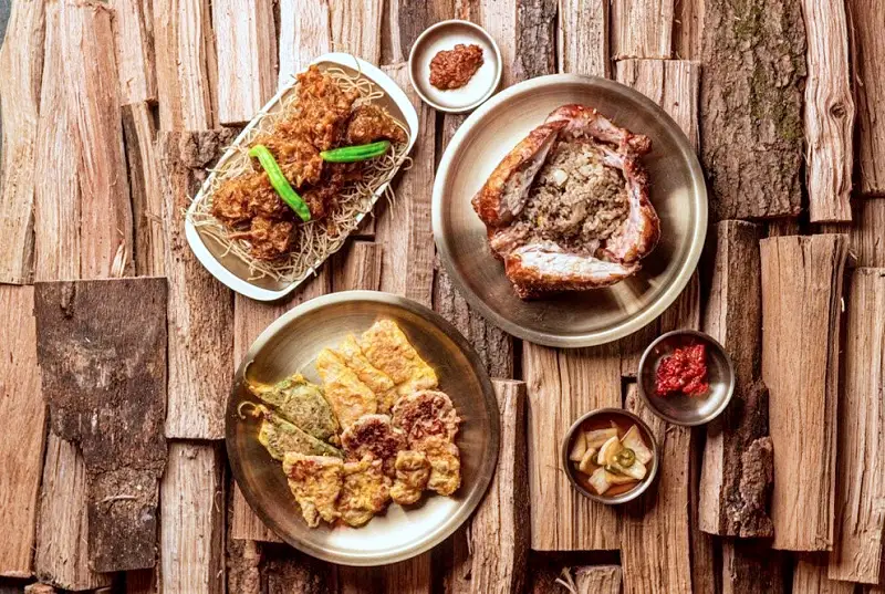 줄서는식당 최준 김해준 추천 참나무 능이 장작구이 통닭, 닭모래집 대파튀김, 고기 된장 막국수 맛있는 식당 신당역 신당동 맛집 소개