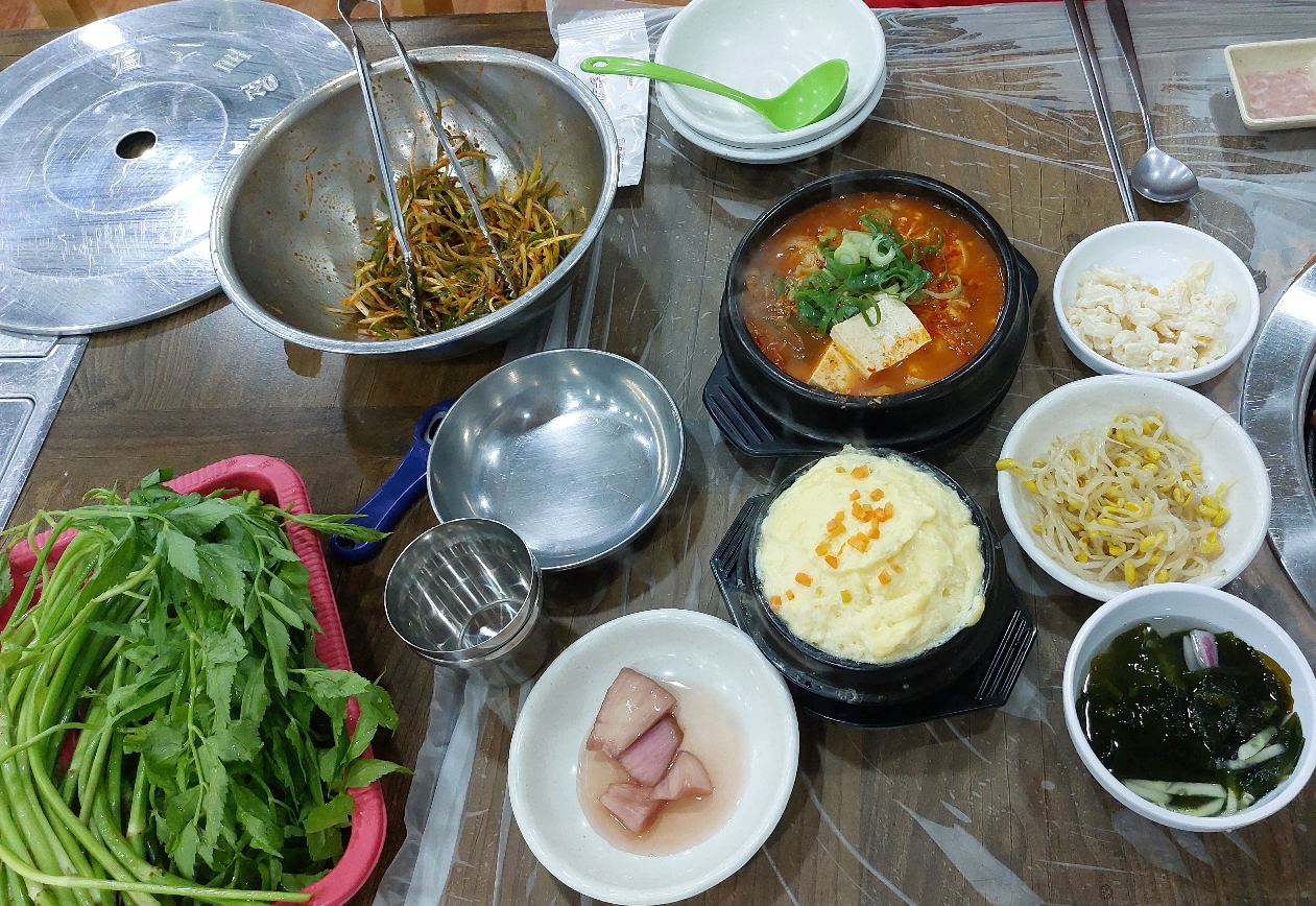 또먹돼지 미나리 세트 반찬