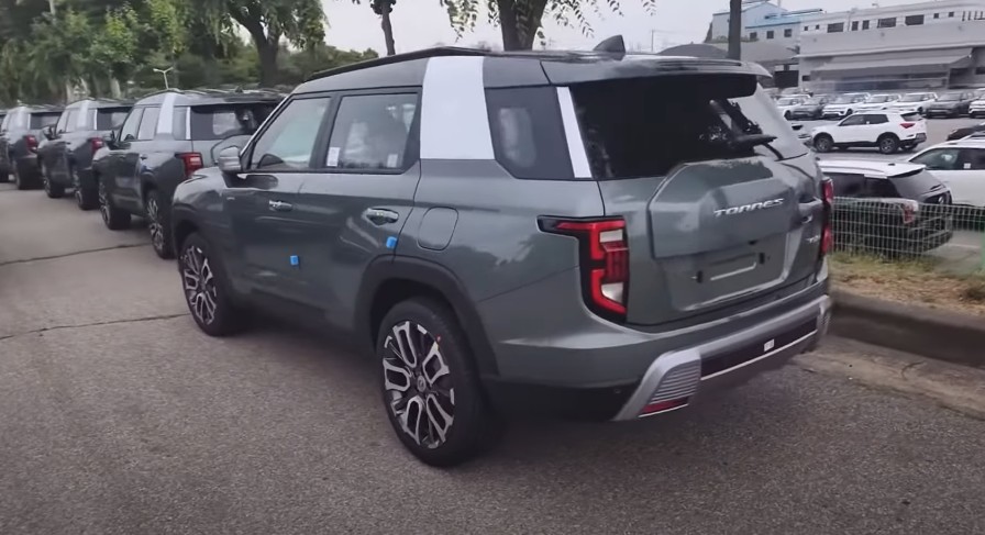 [신차구매추천] 가성비 좋은 SUV 실물이 멋진 토레스 가격표, 연비, 실내, 사전예약