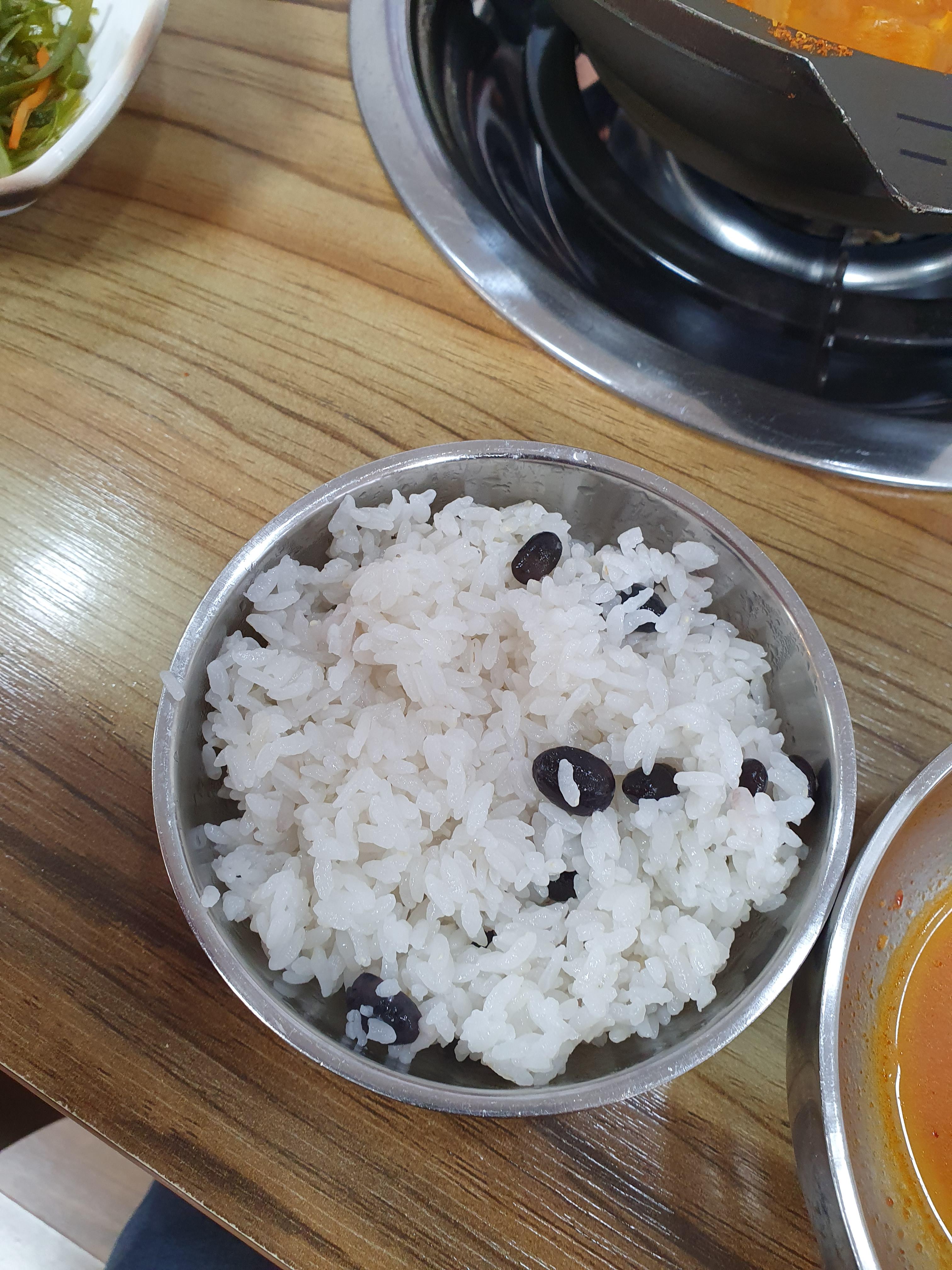 관저동 김치찌개 맛집 박정순 생갈비 김치 찌개 돌솥밥 서리태가 들어가서 좋다!