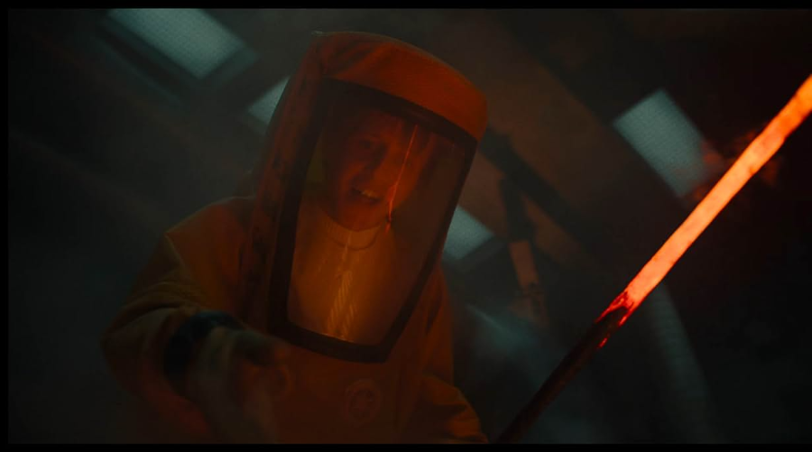 영화 미키 17 완벽 분석 - 단순 SF가 아닌 인간 정체성에 대한 깊은 탐구