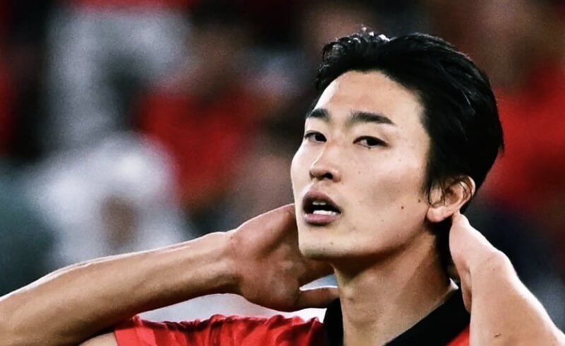 정면을-바라보는-조규성-선수