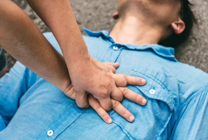 안양시민, 심폐소생술로 의왕시장 구출