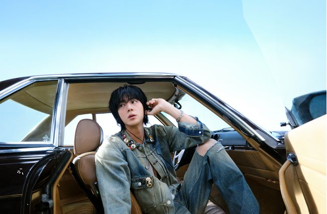 방탄소년단 진, 'Echo'로 英 오피셜 차트 동시 장악! 월드클래스 맏형의 저력