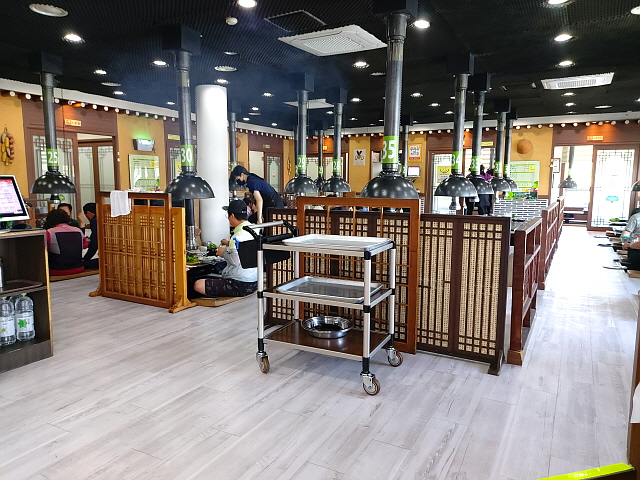 넓은 내부