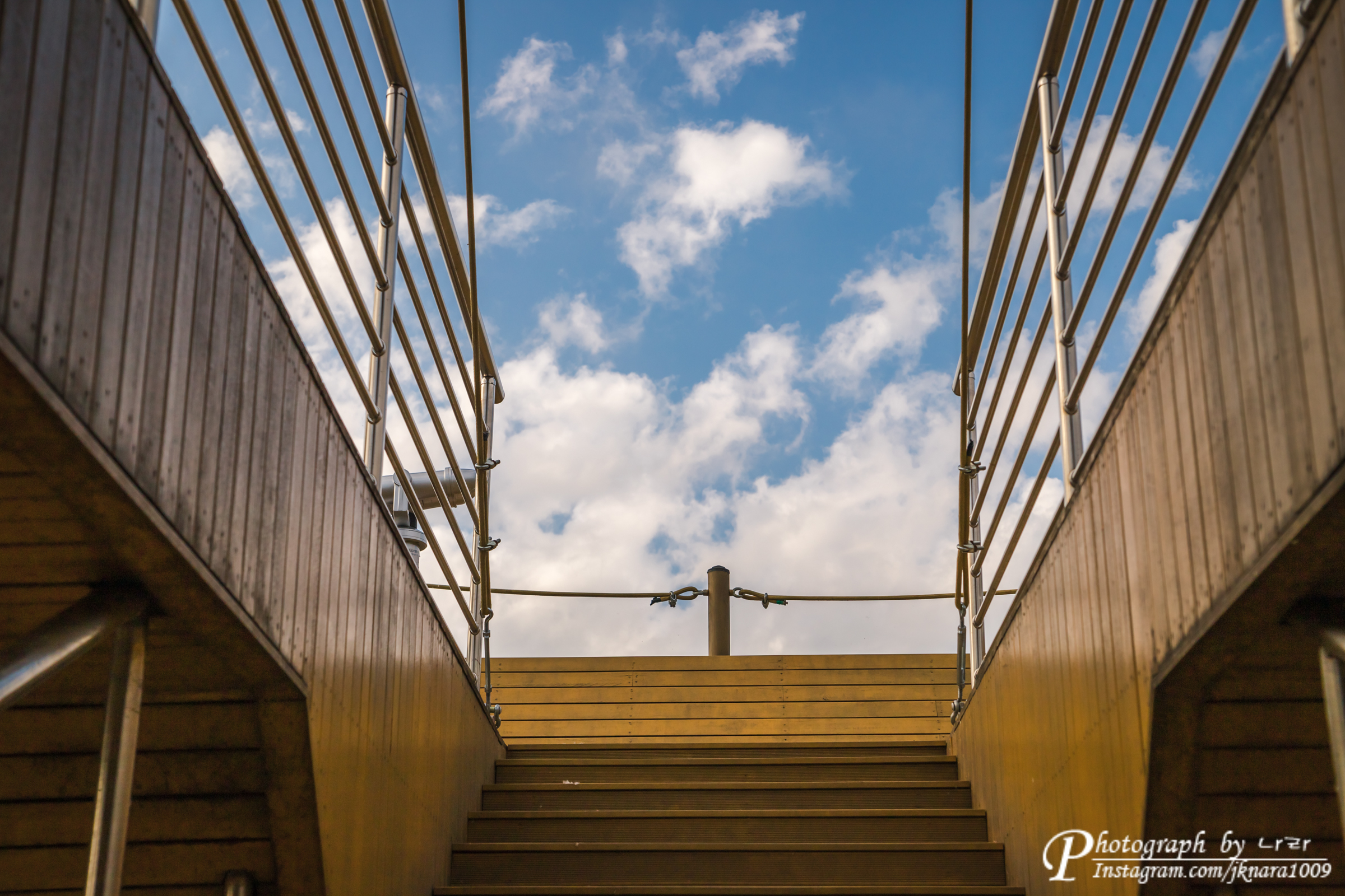 돗단배 조형 건물