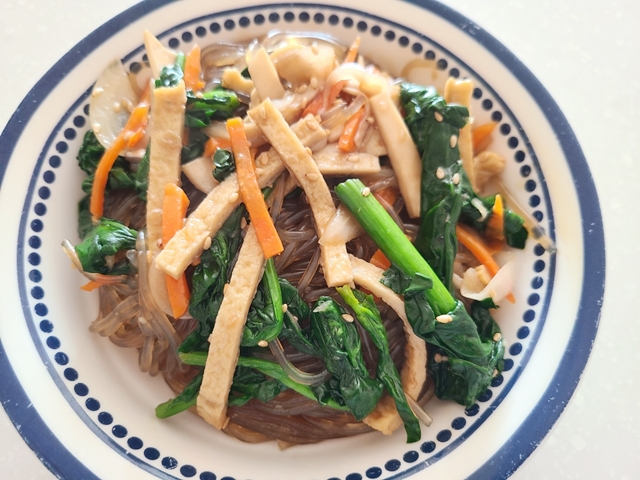 어묵과 시금치 듬뿍 들어간 잡채