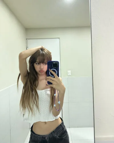리사-셀카-3