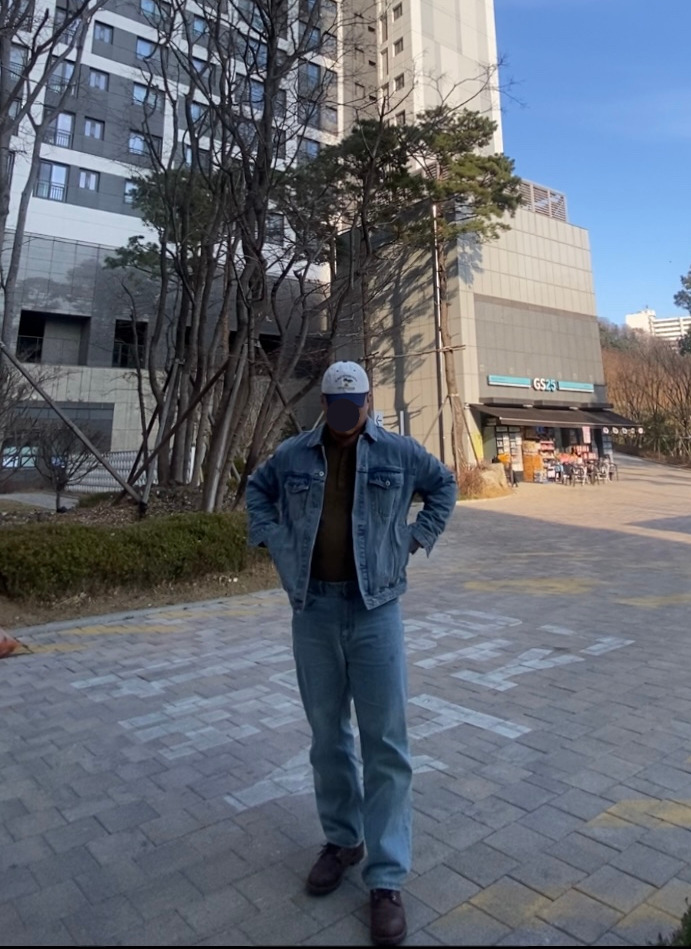 데일리룩('26. 3. 13.)조이스베케이션 투톤 볼캡, 무신사스탠다드 데님 트러커 청재킷, 유니클로 와플헨리넥, 무신사스탠다드 레귤러핏 데님 팬츠, 레드윙 아이언레인저 앰버하니스