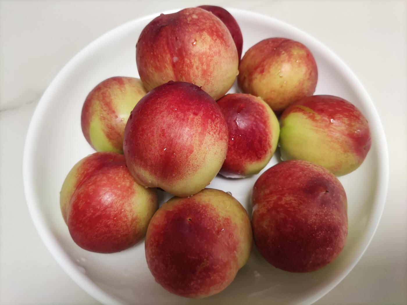 여름철 건강을 위한 제철 과일 자두