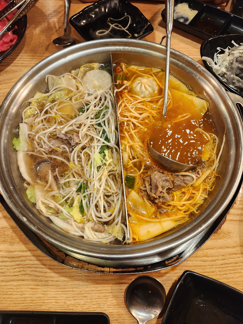 어바웃 샤브 대학로점