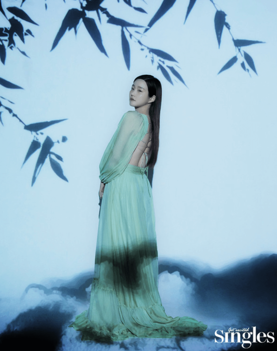 이유비 화보 &amp;#39;7인의 탈출&amp;#39; 데뷔 13년차 여신 비주얼 