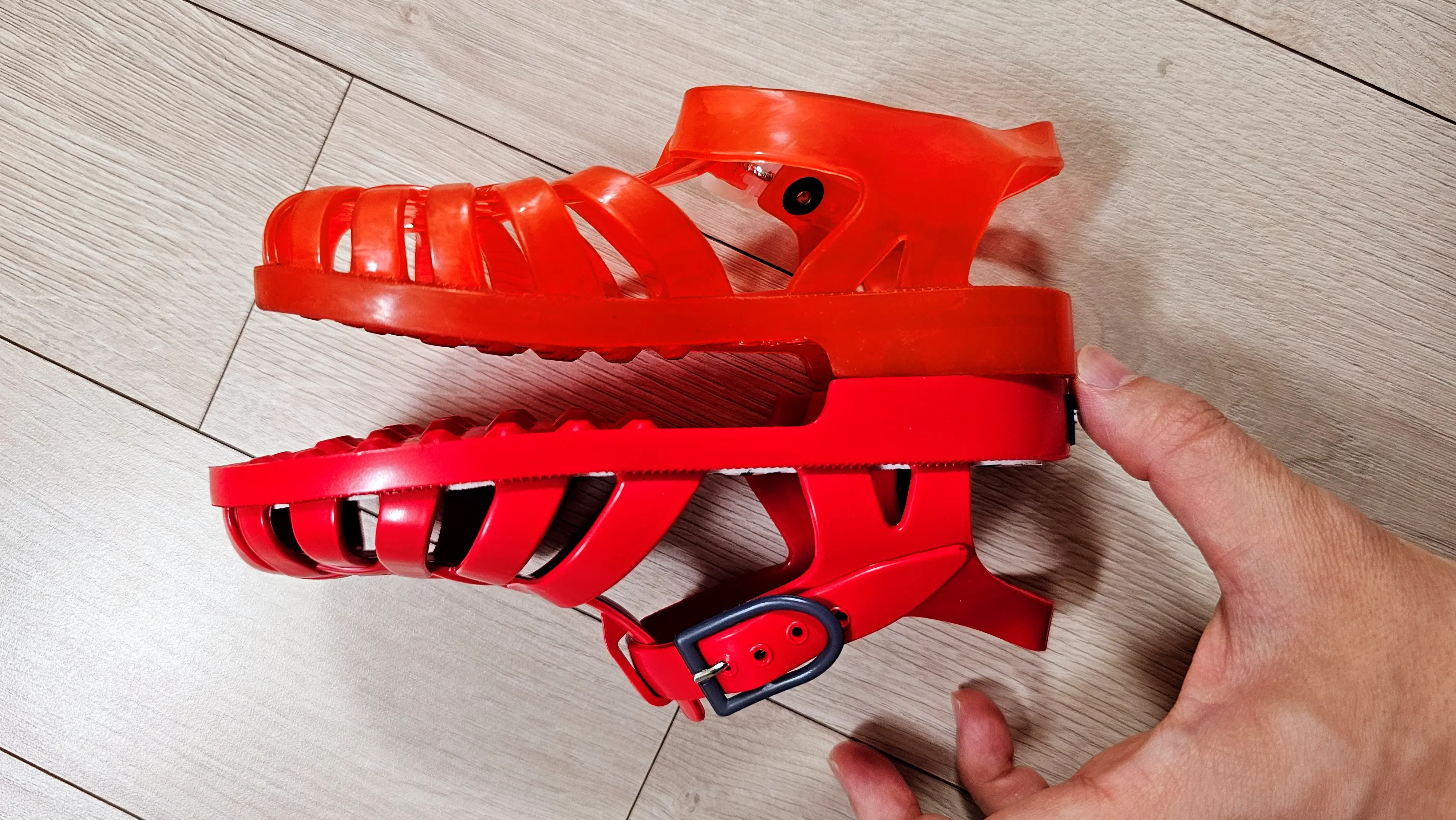 메듀즈 키즈 샌들 26사이즈 28사이즈 비교