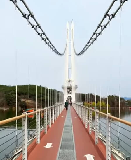 출렁다리