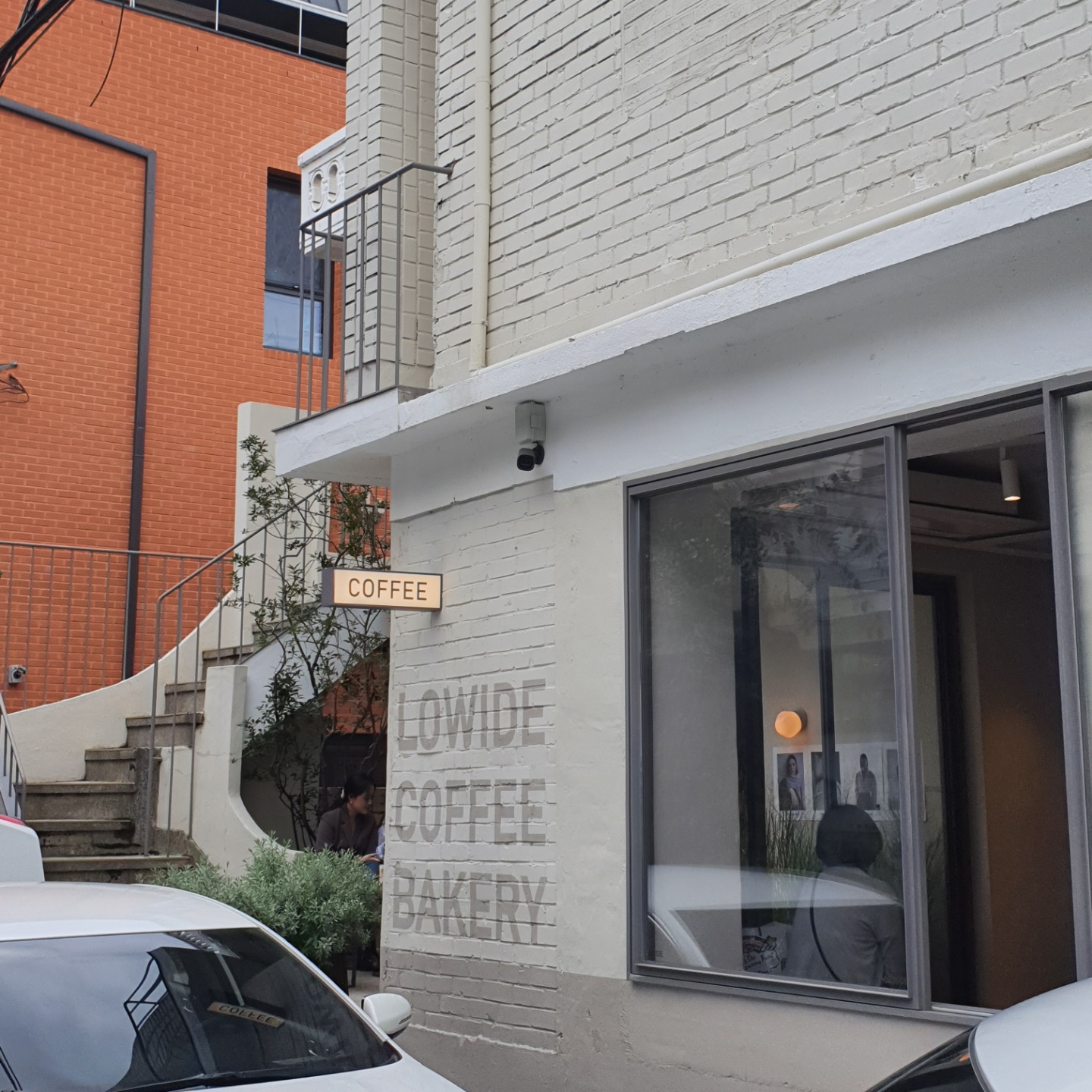 성수동_로와이드_LOWIDE_카페