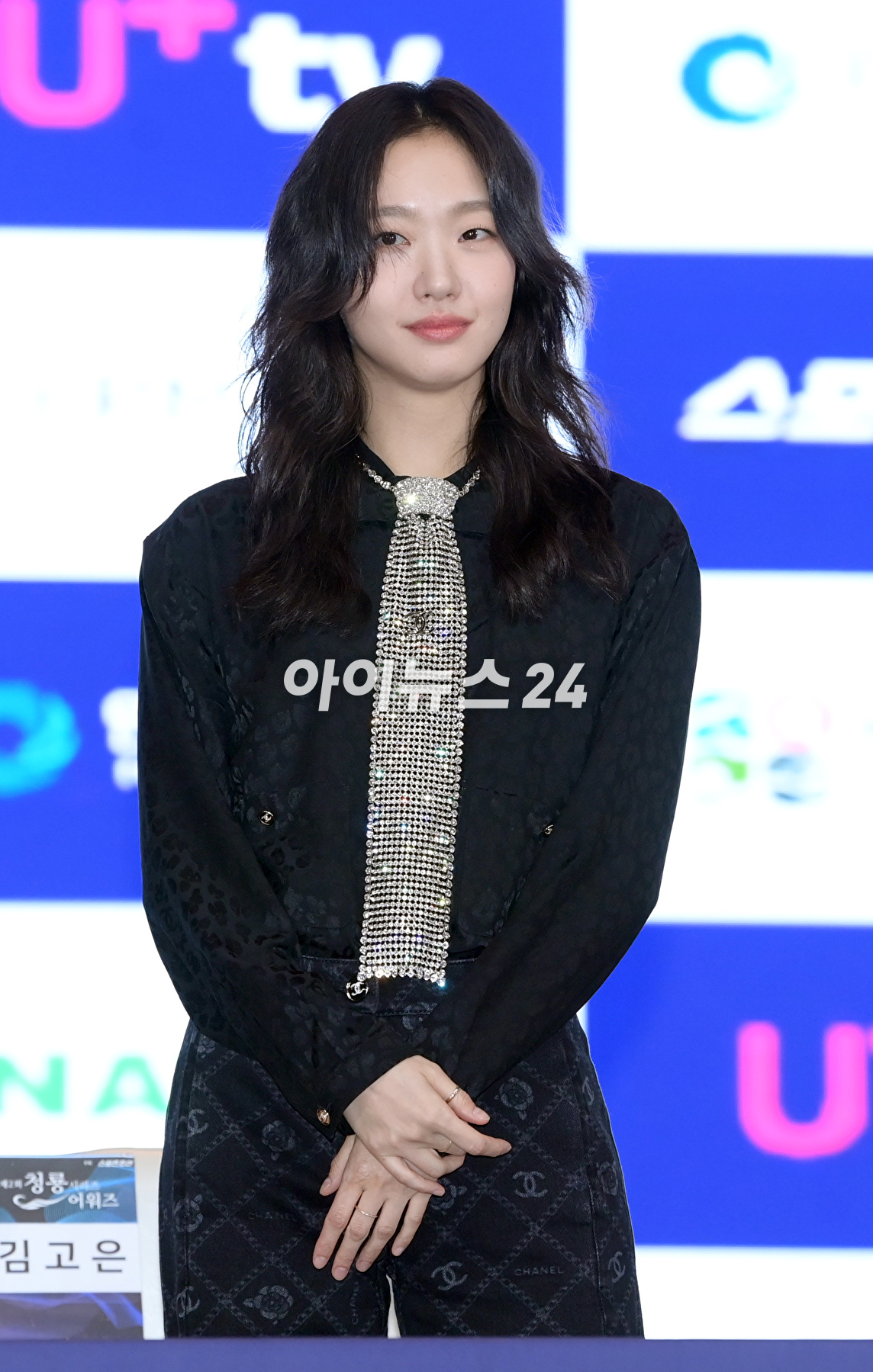 배우 김고은이 27일 오후 인천 연수구 인천글로벌캠퍼스에서 진행된 제2회 청룡시리즈어워즈 핸드프린팅 행사에 참석하고 있다. [사진=정소희 기자]