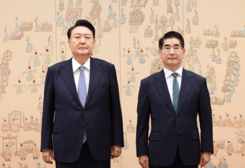 서울의 봄 국방부장관 대통령 탄핵절차 충암고 라인 비상계엄령