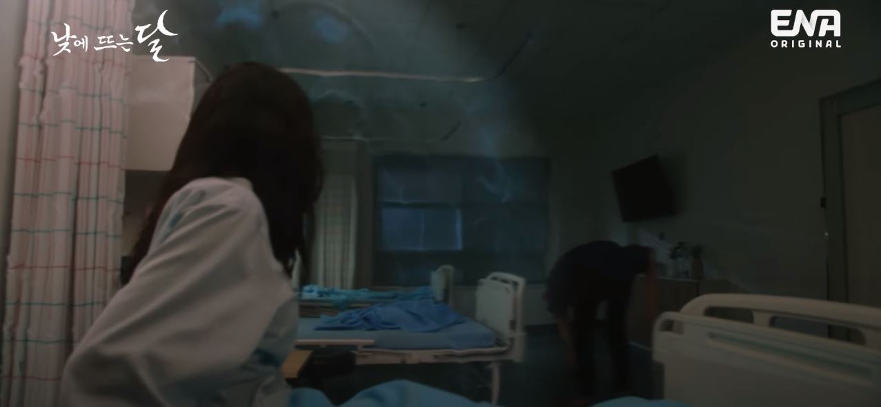 낮에뜨는달_2회