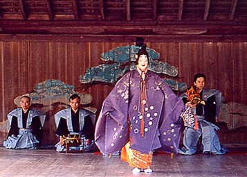 일본 전통의 서사를 나타내는 전통극 노