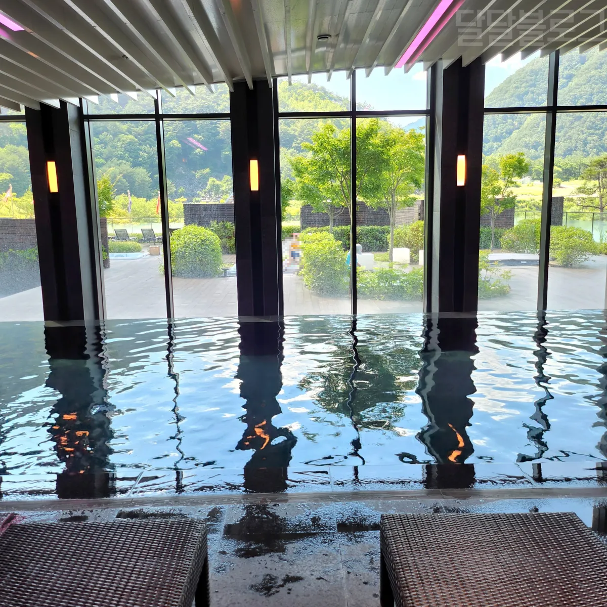 정선-파크로쉬-수영장-내부